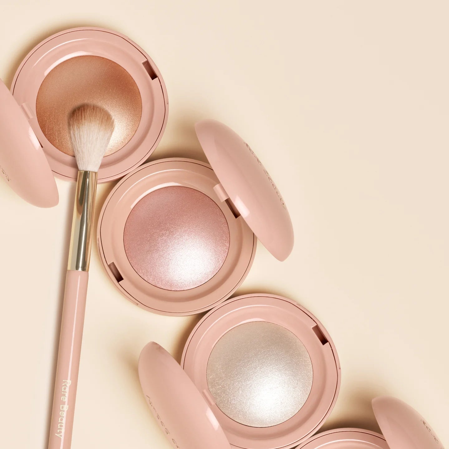Rare Beauty Positive Light Precision Highlighter Brush