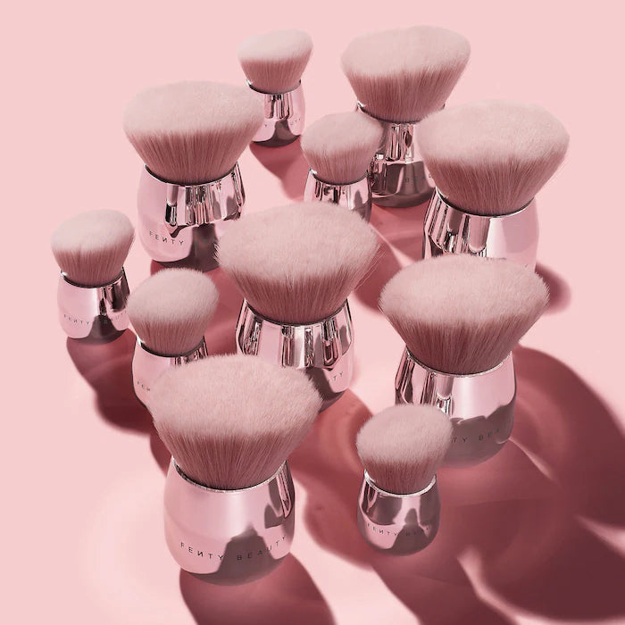 Fenty Beauty Brocha Kabuki para Rostro y Cuerpo 160