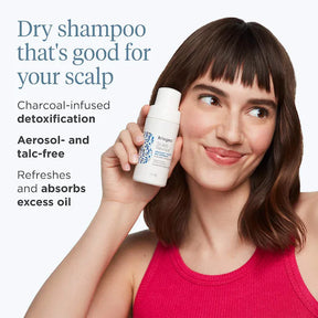Shampoo Seco de Carbón y Biotina Briogeo Revitalizante del Cuero Cabelludo